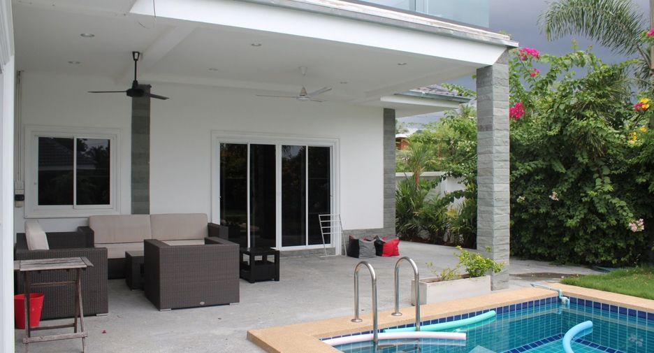 For rent 5 bedrooms villa in Hua Hin, Prachuap Khiri Khan