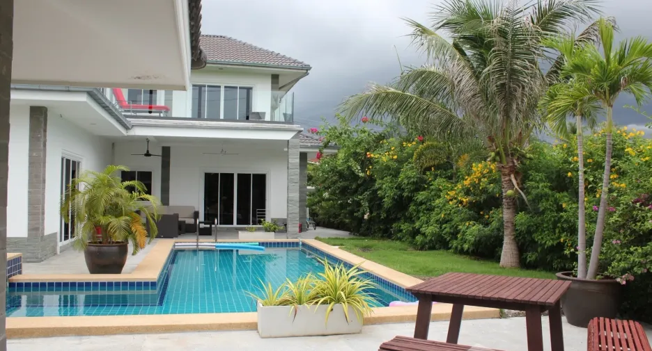 For rent 5 bedrooms villa in Hua Hin, Prachuap Khiri Khan
