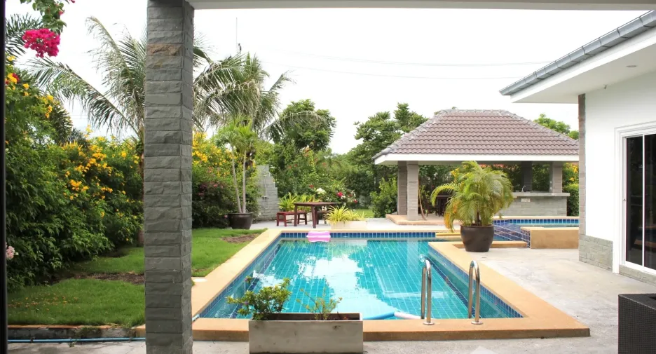 For rent 5 bedrooms villa in Hua Hin, Prachuap Khiri Khan
