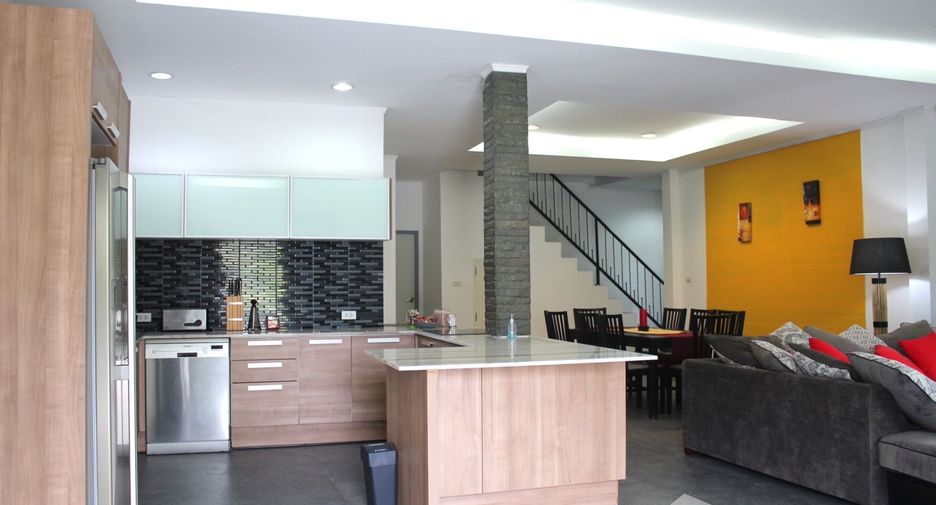 For rent 5 bedrooms villa in Hua Hin, Prachuap Khiri Khan