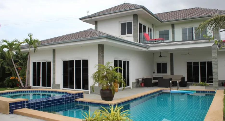 For rent 5 bedrooms villa in Hua Hin, Prachuap Khiri Khan