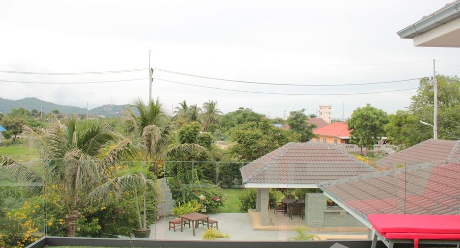 For rent 5 bedrooms villa in Hua Hin, Prachuap Khiri Khan