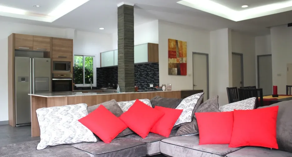 For rent 5 bedrooms villa in Hua Hin, Prachuap Khiri Khan