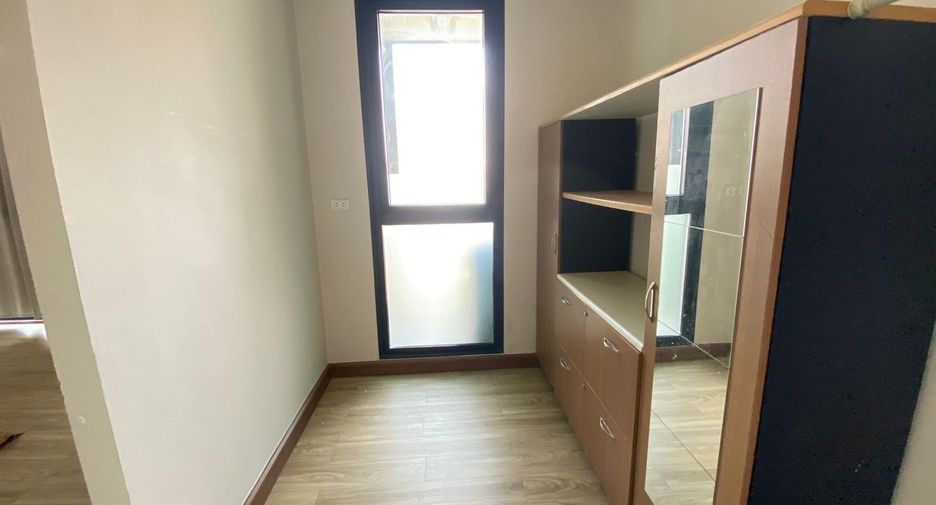 À vendre et à louer 1 chambre condo à Si Racha, Chonburi