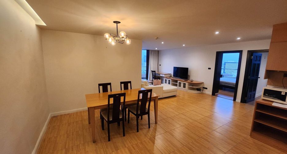 Condo en alquiler de 3 habitaciones en Watthana, Bangkok
