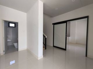 Casa en venta de 4 habitaciones en Hang Dong, Chiang Mai