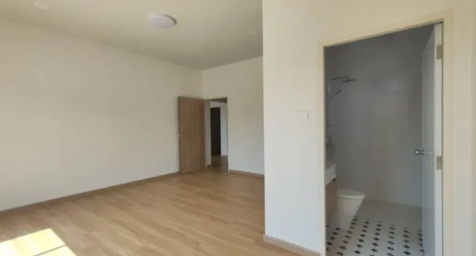 For sale 4 bedrooms house in Hang Dong, Chiang Mai