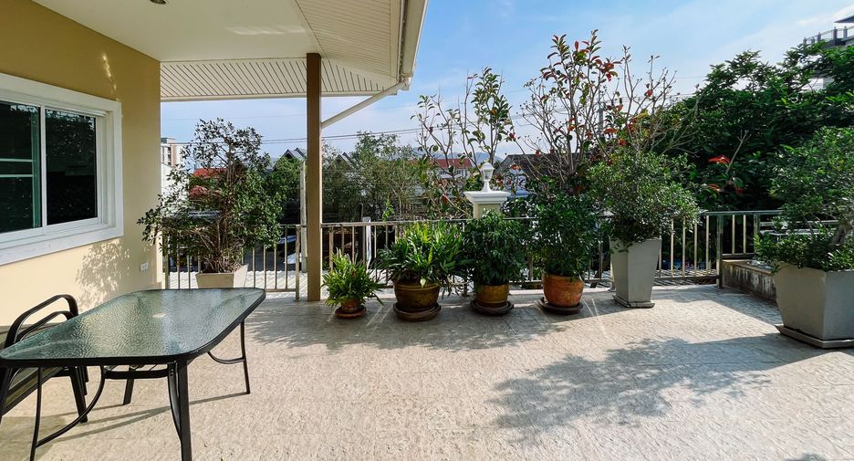 For rent 2 bedrooms townhouse in Hua Hin, Prachuap Khiri Khan