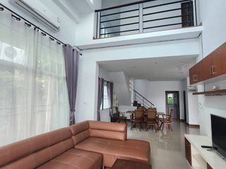 À vendre et à louer 4 chambres maison à Mueang Chiang Mai, Chiang Mai