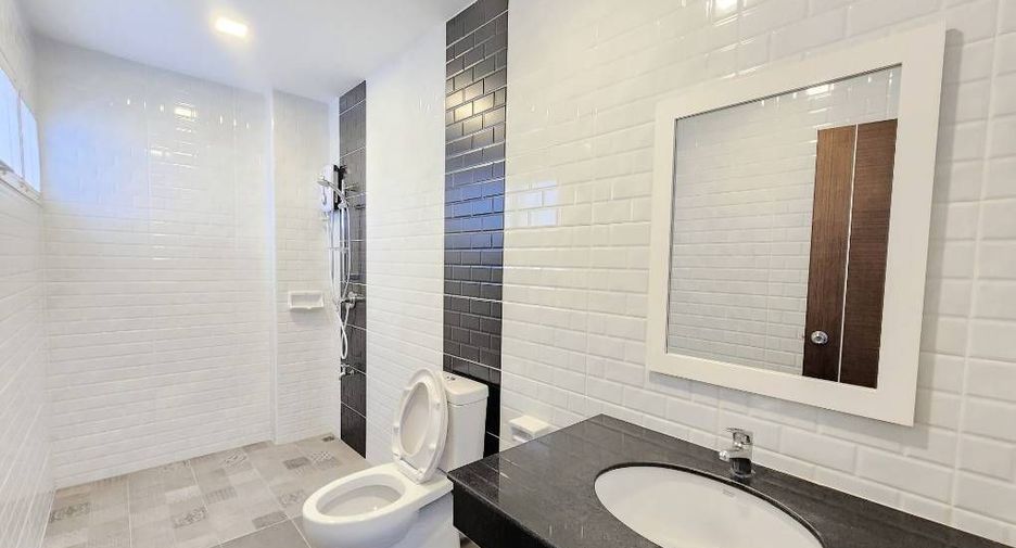 For sale and for rent 4 bedrooms house in Mueang Chiang Mai, Chiang Mai