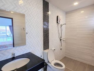 À vendre et à louer 4 chambres maison à Mueang Chiang Mai, Chiang Mai