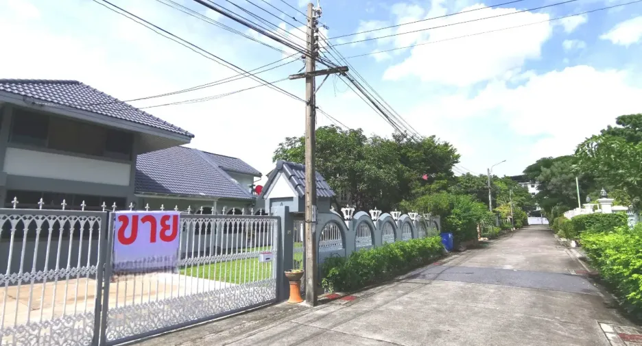 出售 6 卧室 独立屋 在 Saphan Sung, 曼谷