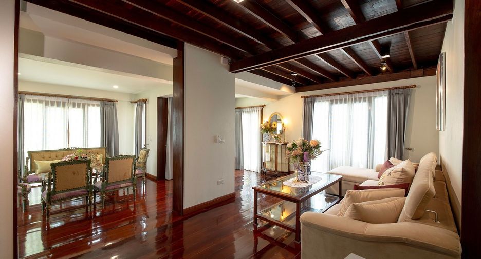 For sale 4 bedrooms villa in Mueang Chiang Mai, Chiang Mai