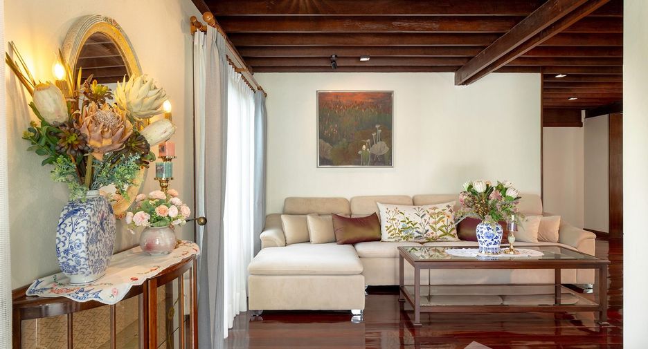 For sale 4 bedrooms villa in Mueang Chiang Mai, Chiang Mai