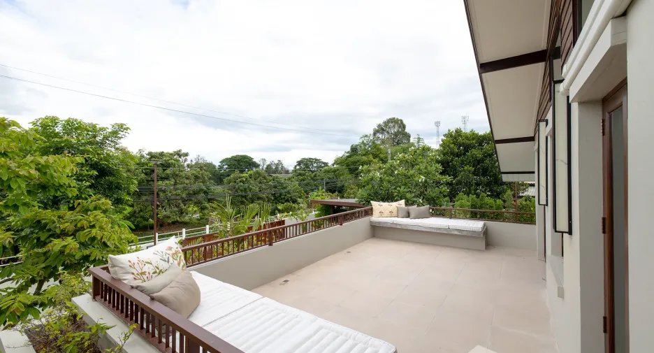 For sale 4 bedrooms villa in Mueang Chiang Mai, Chiang Mai