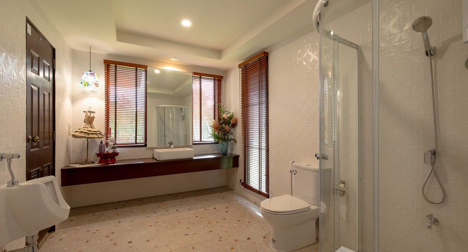 For sale 4 bedrooms villa in Mueang Chiang Mai, Chiang Mai