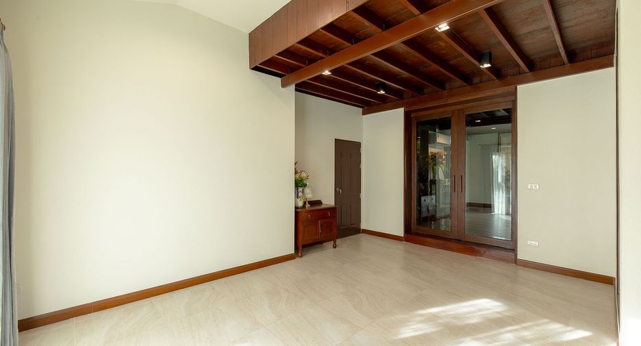 For sale 4 bedrooms villa in Mueang Chiang Mai, Chiang Mai