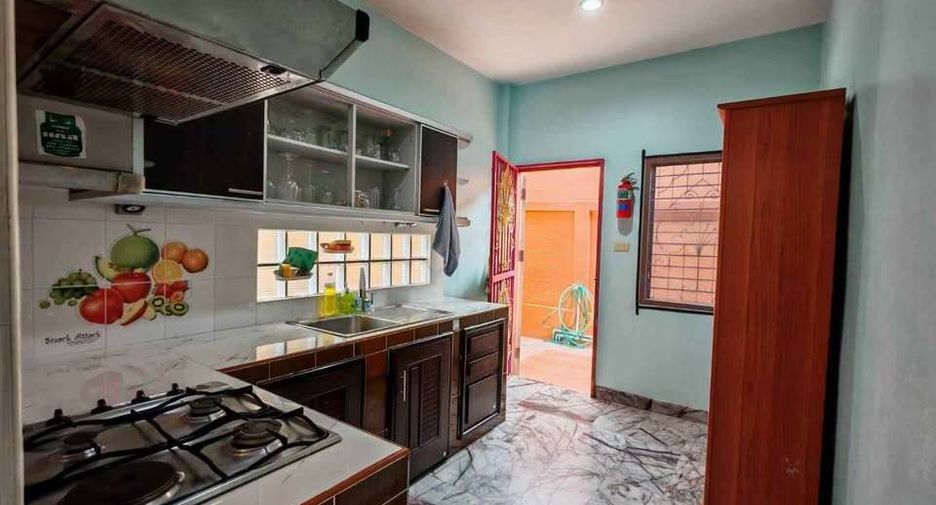 For rent 3 bedrooms villa in Bang Lamung, Chonburi