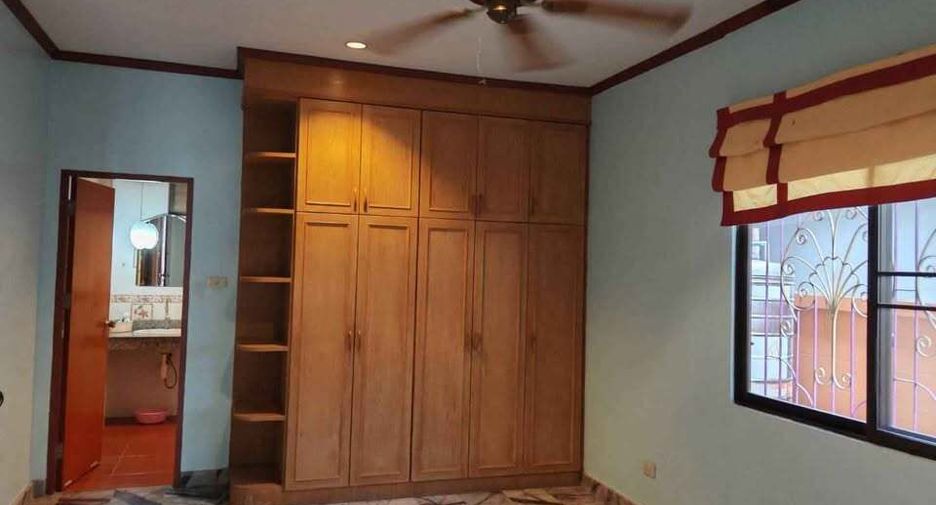 For rent 3 bedrooms villa in Bang Lamung, Chonburi