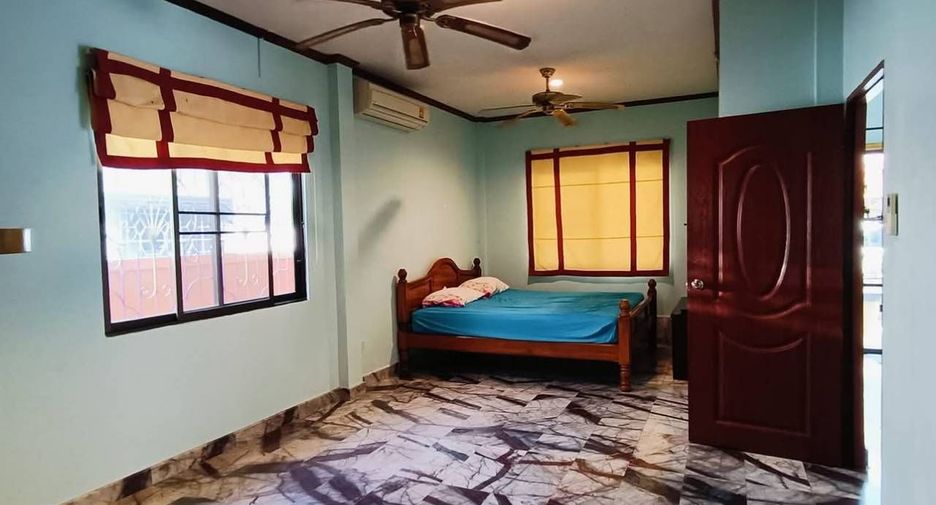 For rent 3 bedrooms villa in Bang Lamung, Chonburi