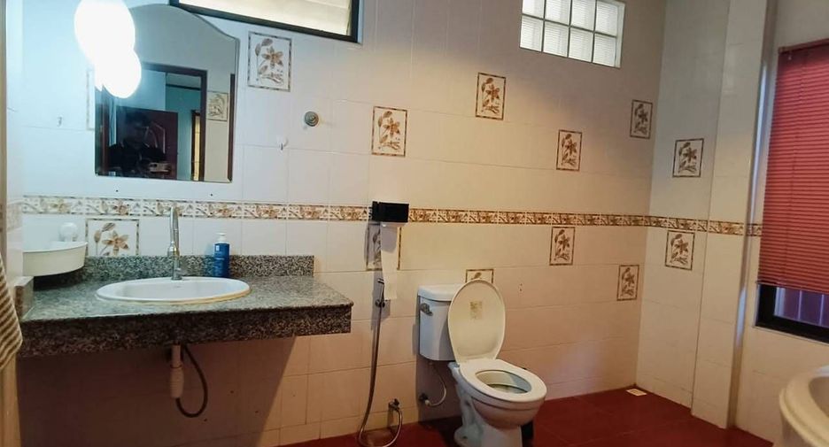 For rent 3 bedrooms villa in Bang Lamung, Chonburi