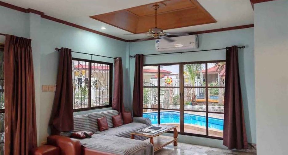 For rent 3 bedrooms villa in Bang Lamung, Chonburi