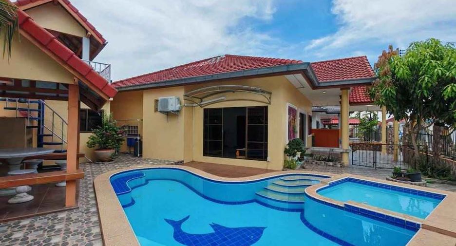 For rent 3 bedrooms villa in Bang Lamung, Chonburi