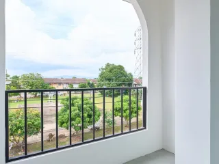 Reihenhaus zum Kauf mit 2 Zimmer in Mueang Chiang Mai, Chiang Mai