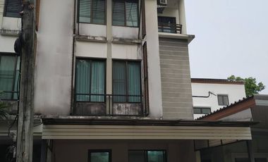 出售 5 卧室 联排别墅 在 Lat Phrao, 曼谷