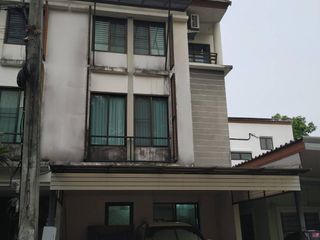 出售 5 卧室 联排别墅 在 Lat Phrao, 曼谷