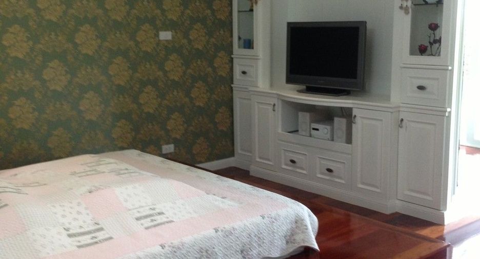 For sale and for rent 6 bedrooms villa in Bang Lamung, Chonburi