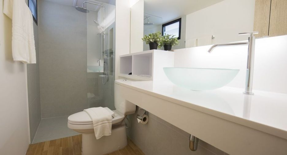 For sale 1 bed condo in Bang Phli, Samut Prakan