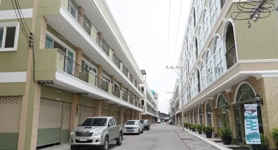 For sale and for rent retail Space in Bang Lamung, Chonburi