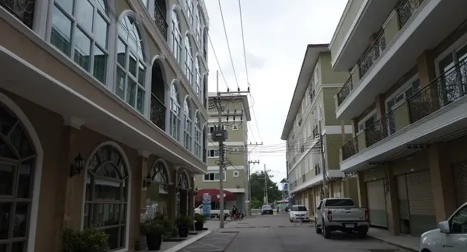 For sale and for rent retail Space in Bang Lamung, Chonburi