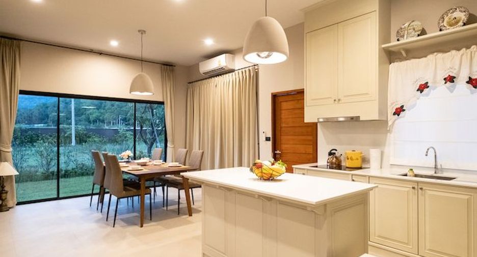 For sale and for rent 3 bedrooms house in Si Racha, Chonburi