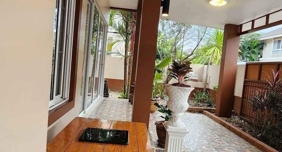 For rent 4 bedrooms house in Saraphi, Chiang Mai