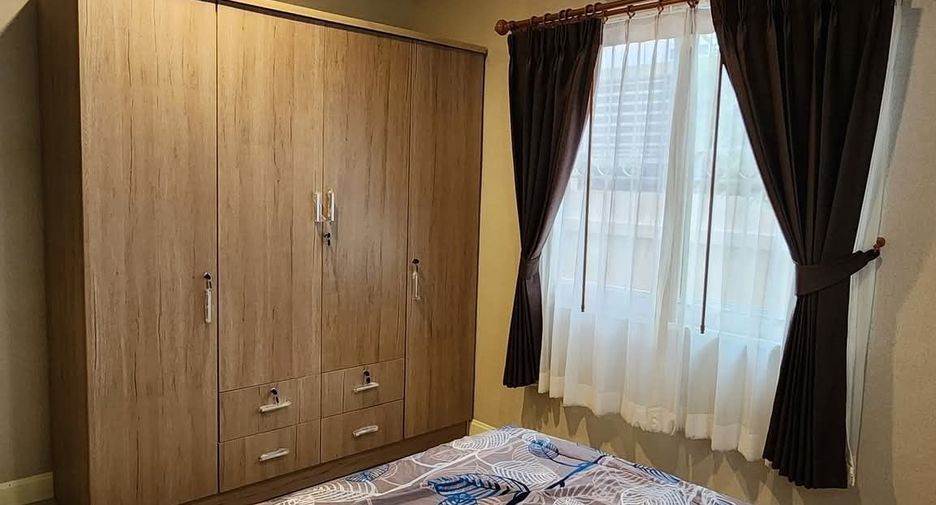 For rent 4 bedrooms house in Saraphi, Chiang Mai