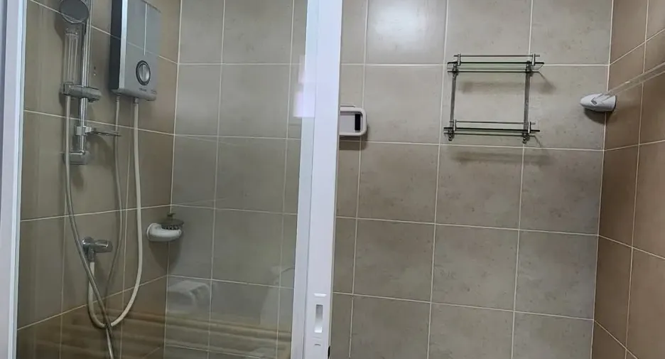 For rent 4 bedrooms house in Saraphi, Chiang Mai