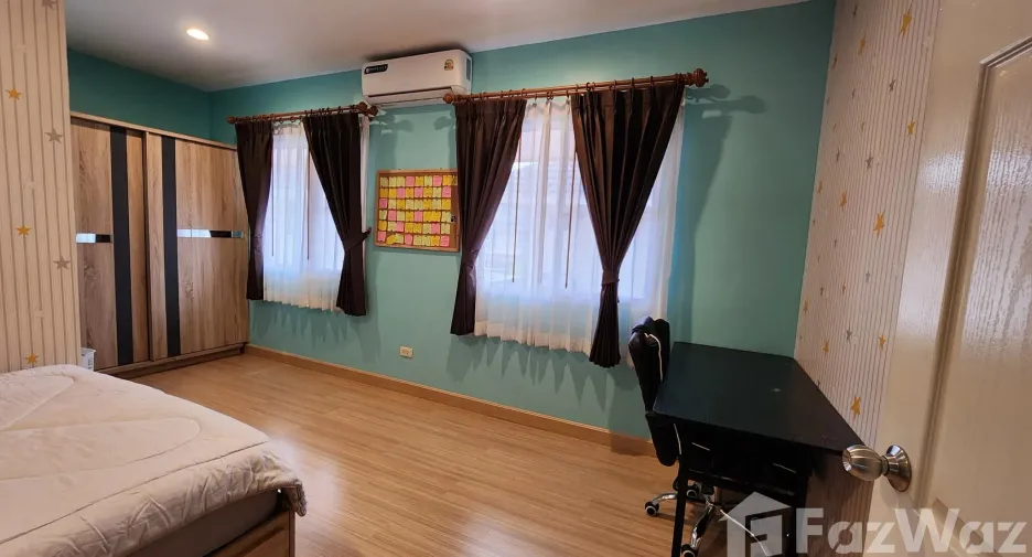 For rent 4 bedrooms house in Saraphi, Chiang Mai