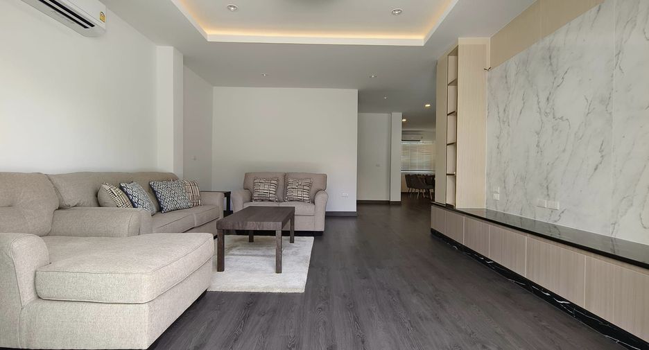 For sale and for rent 4 bedrooms house in Watthana, Bangkok
