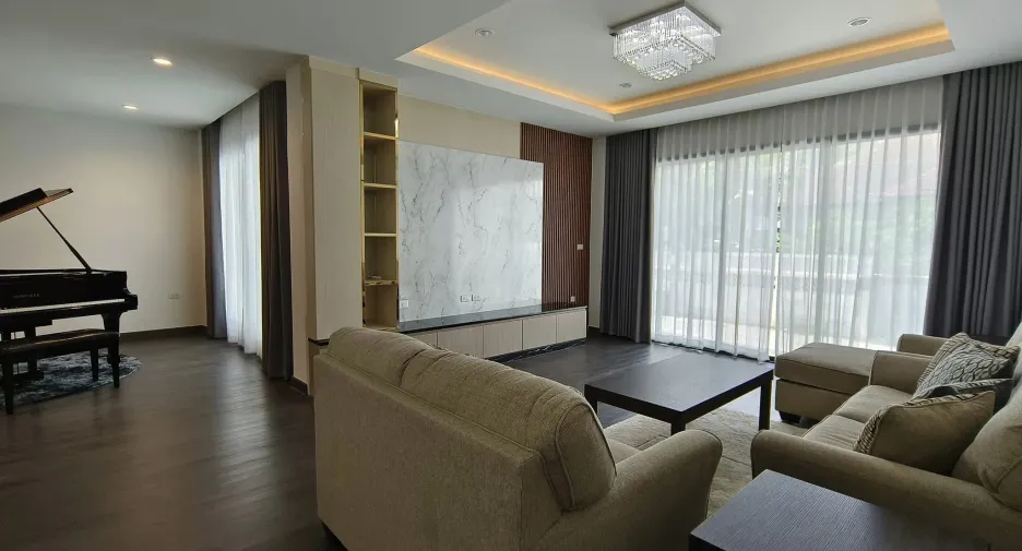 For sale and for rent 4 bedrooms house in Watthana, Bangkok