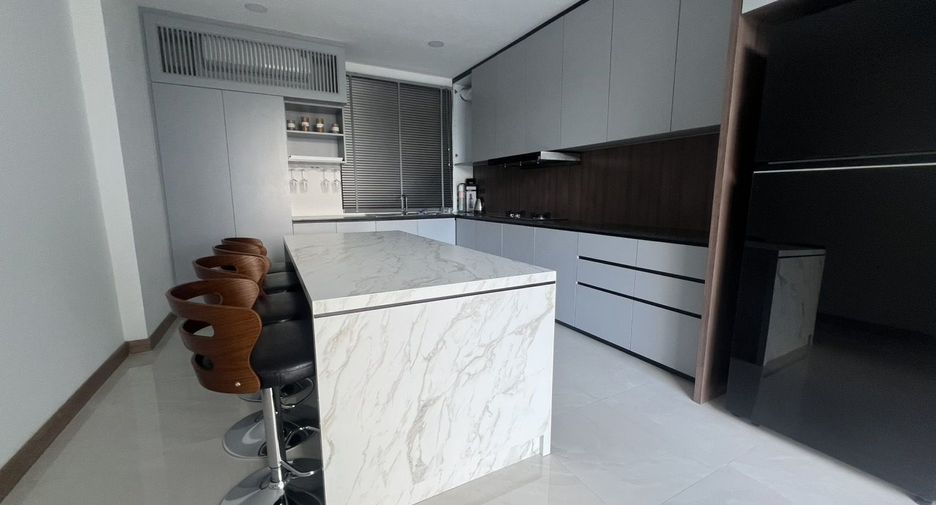 Villa en venta y en alquiler de 5 habitaciones en Hang Dong, Chiang Mai