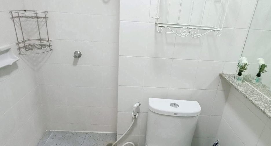 For rent 1 bed condo in Huai Khwang, Bangkok