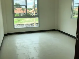出租 4 卧室 独立屋 在 Si Racha, Chon Buri