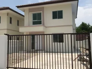 出租 4 卧室 独立屋 在 Si Racha, Chon Buri