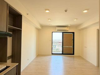 Condo en venta de 2 habitaciones en Bang Phli, Samut Prakan