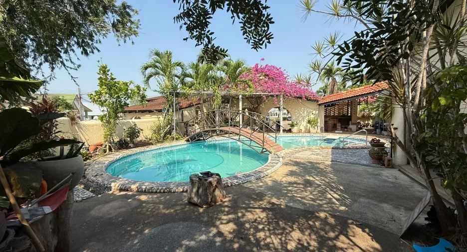 For sale 6 ベッドルーム villa in Bang Lamung, Chonburi