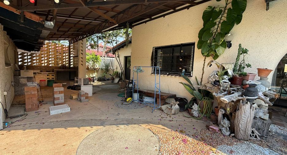 For sale 6 ベッドルーム villa in Bang Lamung, Chonburi
