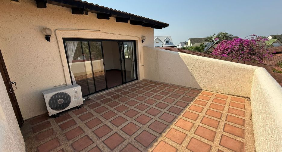 For sale 6 ベッドルーム villa in Bang Lamung, Chonburi
