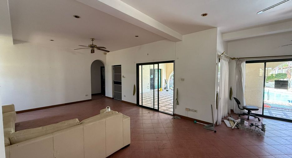 For sale 6 ベッドルーム villa in Bang Lamung, Chonburi